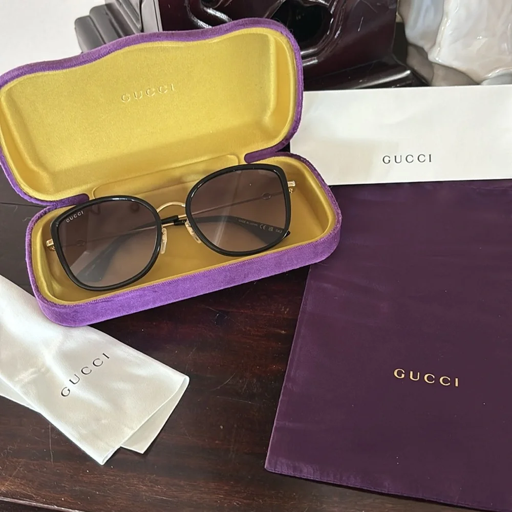 Gucci Black Gold Sunglasses with Gradient Lenses Gg0606sk butterfly authentic!